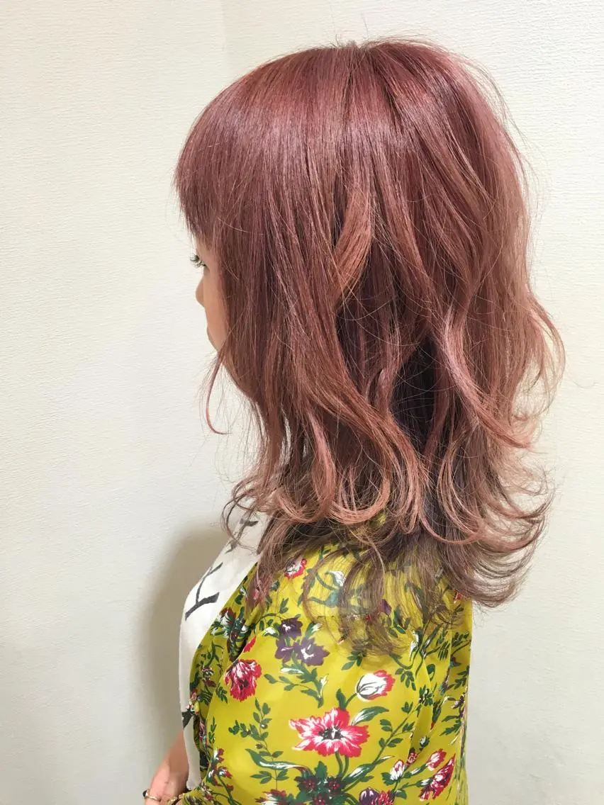 ミディアム カラー ベージュカラー 透明感カラー ピンクカラー レイヤーカット ディレクター ノナカのヘアスタイル