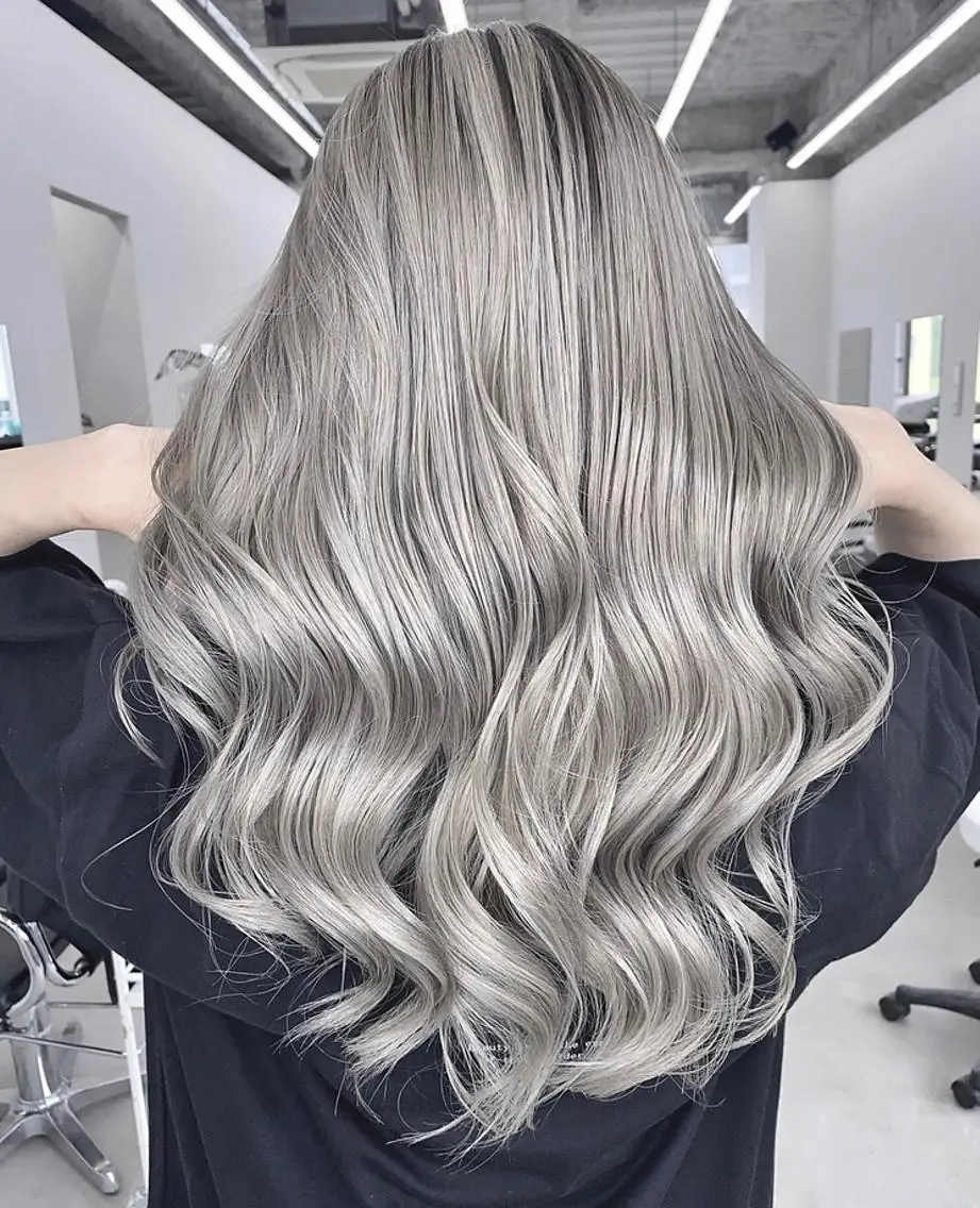 ロング カラー ベージュカラー ダブルカラー ホワイトベージュ 博多【メンズ特化】 市川のヘアスタイル