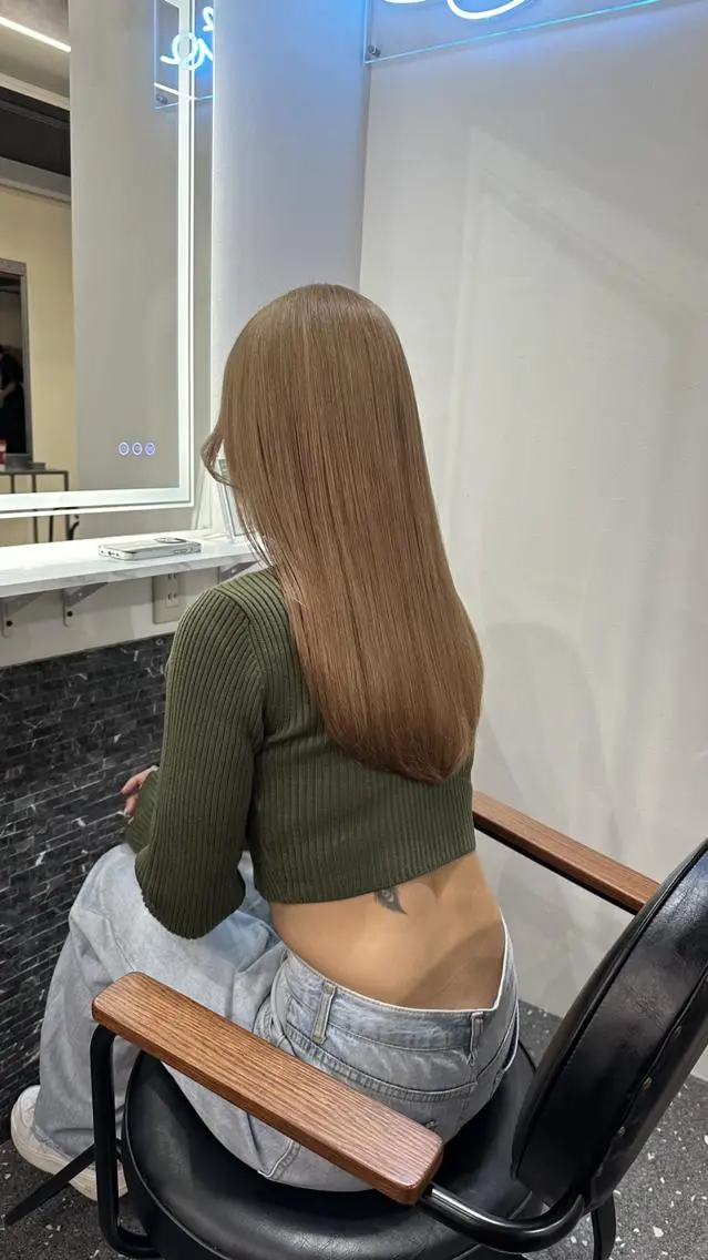 カラー ロング 透明感カラー 韓国風ヘア レイヤーカット ロング トリートメント カット ヘアカラー トリートメント 要プライベートサロン vert🌿マルイ裏のヘアスタイル