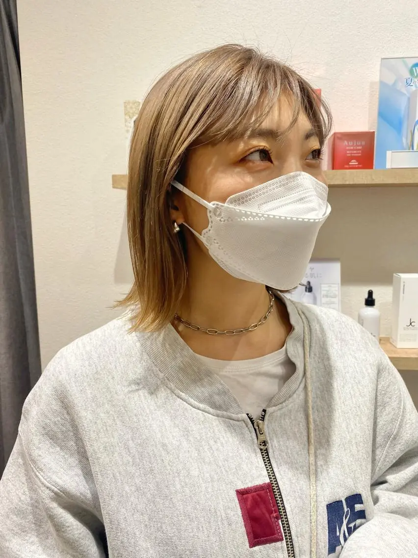 カラー ベージュカラー ブリーチ ヘアカラー 山本 銘子のヘアスタイル