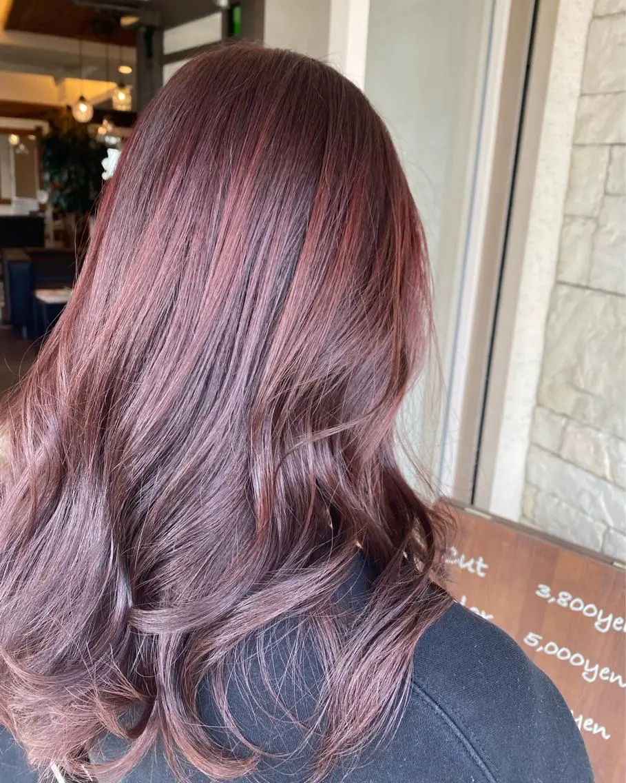 カラー 井上 歩美のヘアスタイル