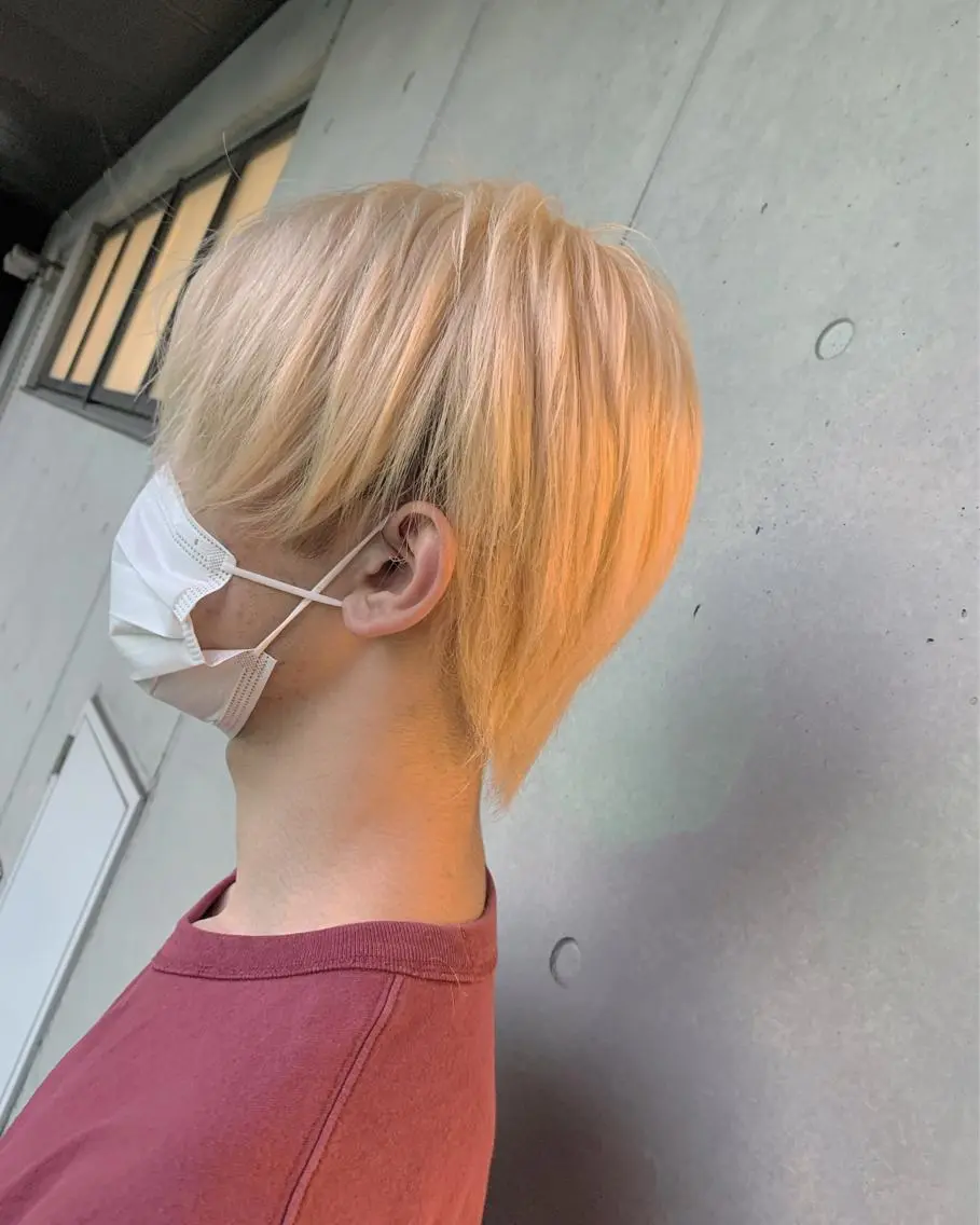 ショート カラー メンズ メンズブリーチ ブリーチ ブロンド カット ヘアカラー 難波 勝哉のヘアスタイル