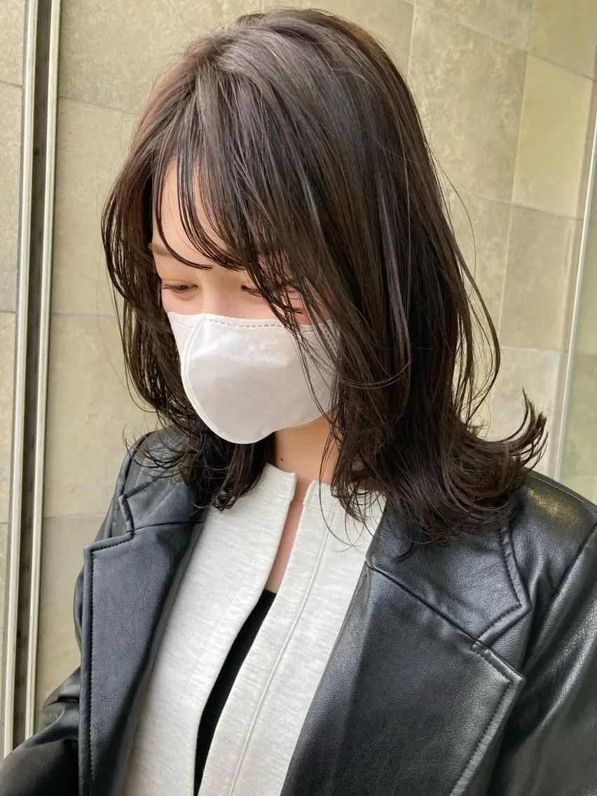 ミディアム カラー 透明感カラー グレージュ ハイライトカラー ハイライト 田中 あかねのヘアスタイル