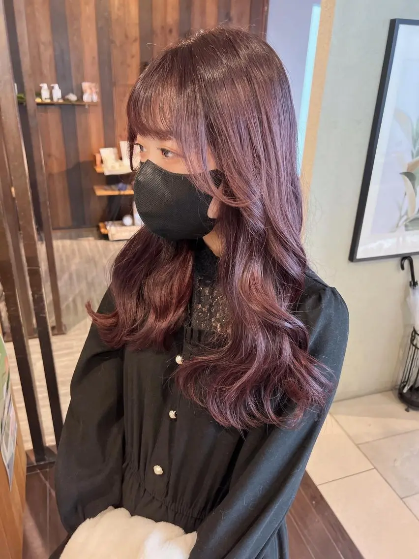セミロング カラー ブリーチ ピンクカラー ヘアカラー 具志 正太のヘアスタイル