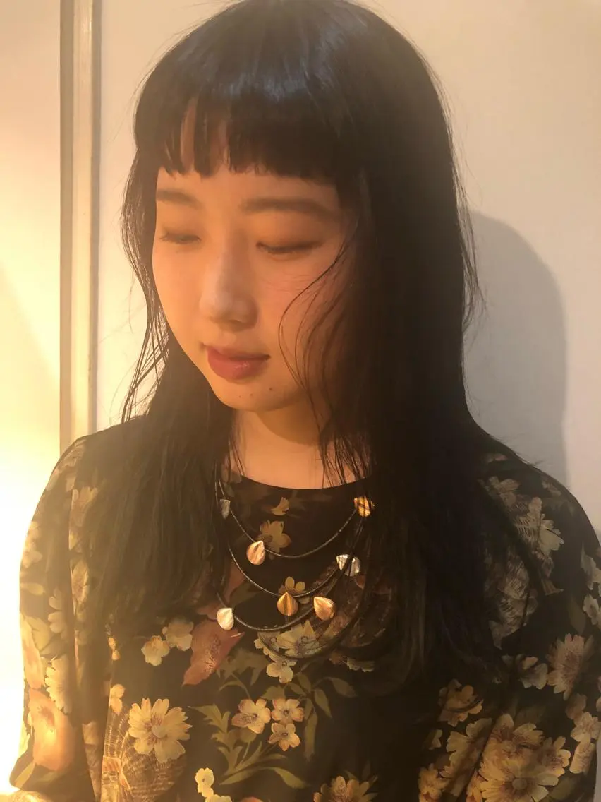 セミロング カット ヘアカラー eri kinjoのヘアスタイル