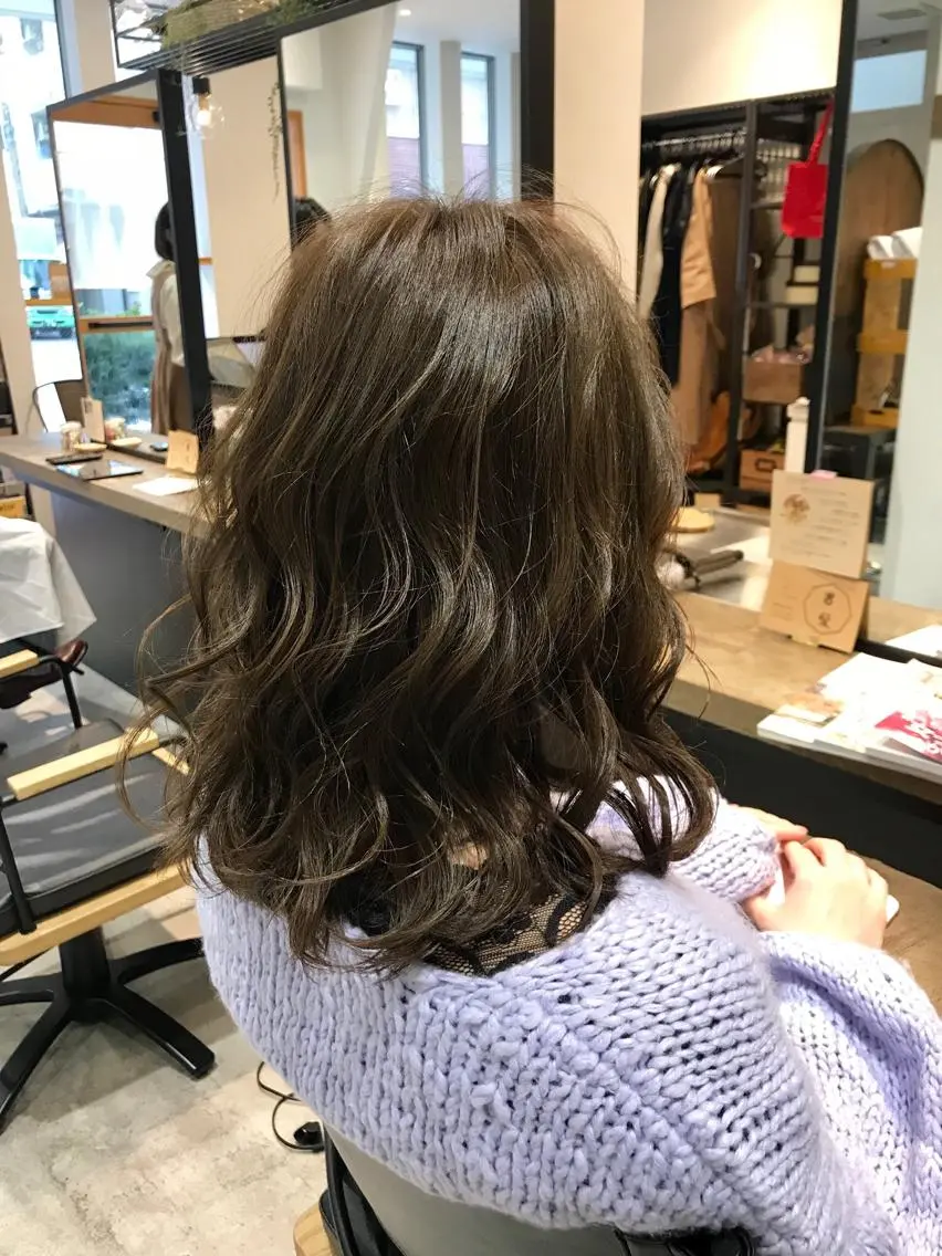 ミディアム カラー ヘアアレンジ ベージュカラー 透明感カラー イルミナカラー トリートメント カット ヘアカラー トリートメント 似合わせレイヤー/ 美髪縮毛矯正/ミナエのヘアスタイル