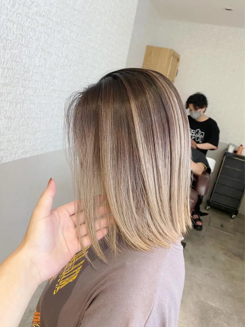 ショート カラー バレイヤージュ ベージュカラー ブロンド ブロンドベージュ レイヤーカット 指名数No.1 /NAOYAのヘアスタイル