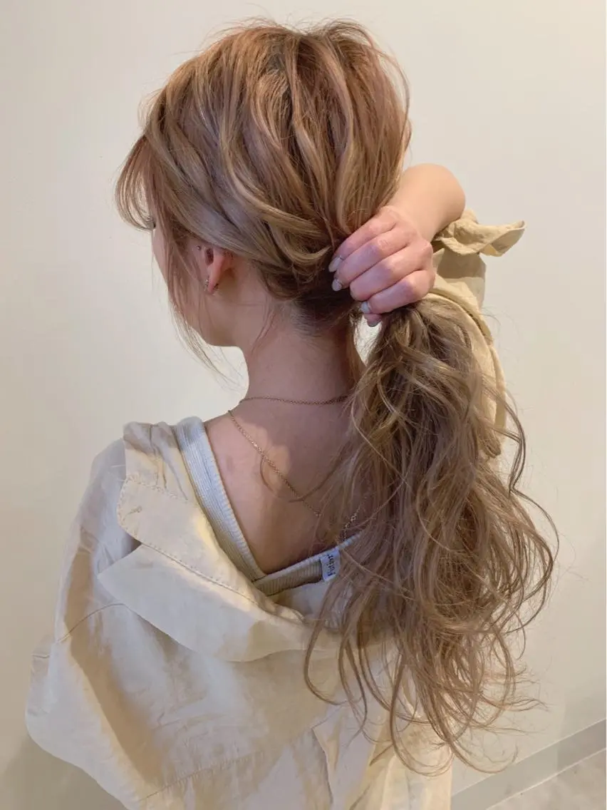 ロング カラー ベージュカラー ミルキーベージュ 清水 亮太／赤み消しカラーのヘアスタイル