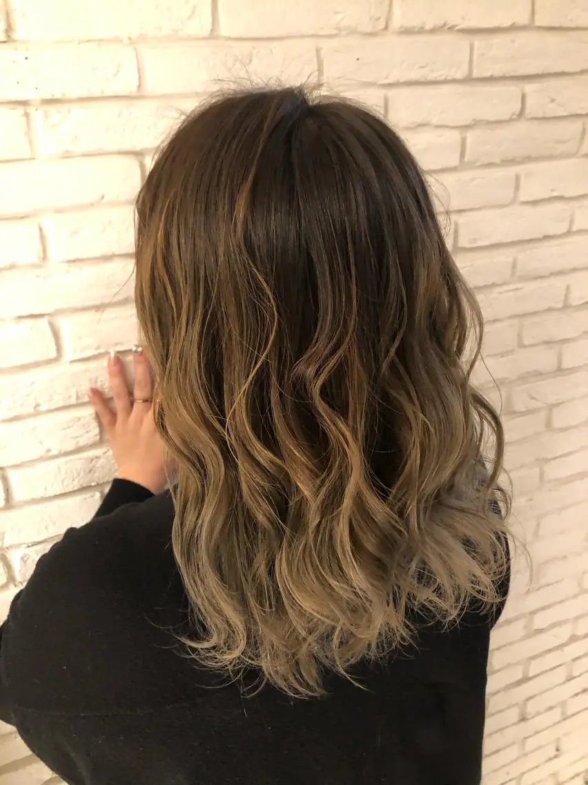 セミロング カラー 宮下 浩一のヘアスタイル
