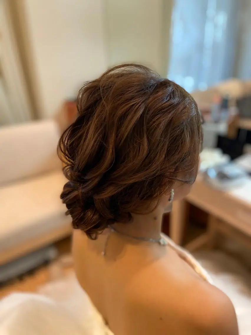 セミロング ヘアアレンジ ヘアアンドメイクムタ 新居のヘアスタイル