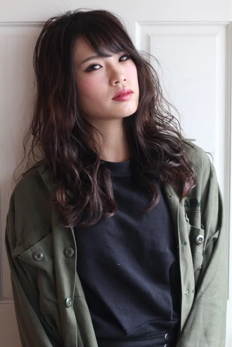 ロング ハイライト ヘアカラー ホワイト&レイヤーカ ットエクステ長畠俊輔のヘアスタイル