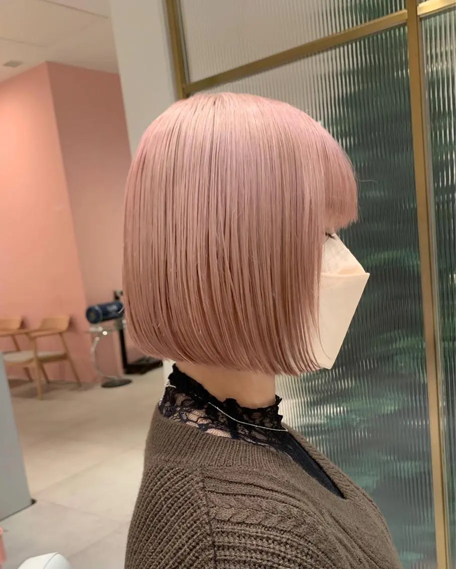 ショート カラー ベージュカラー ブリーチ ピンクカラー ピンクベージュ ボブ カット ヘアカラー トリートメント レイヤー専門家 ダブルカラー修のヘアスタイル
