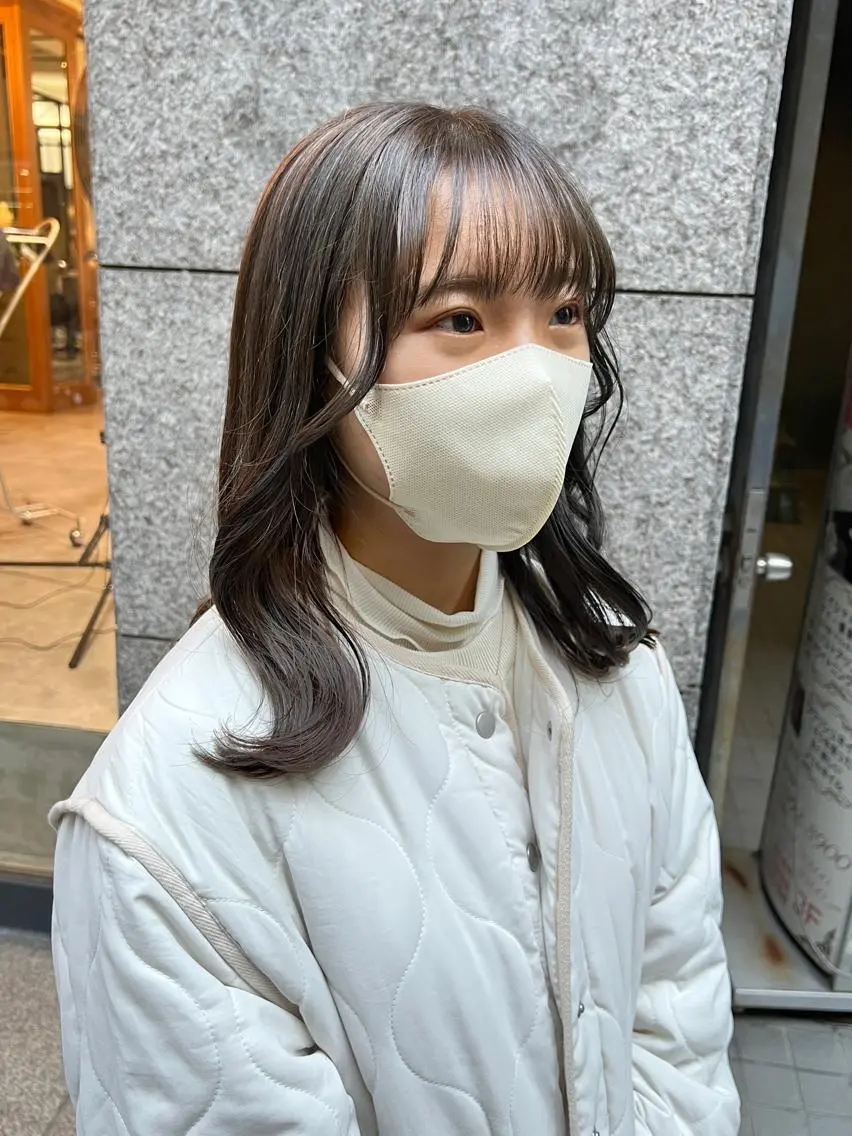 セミロング カラー グレージュ オリーブグレージュ オリーブグレー ヘアカラー トリートメント THINK SHOP sakiのヘアスタイル