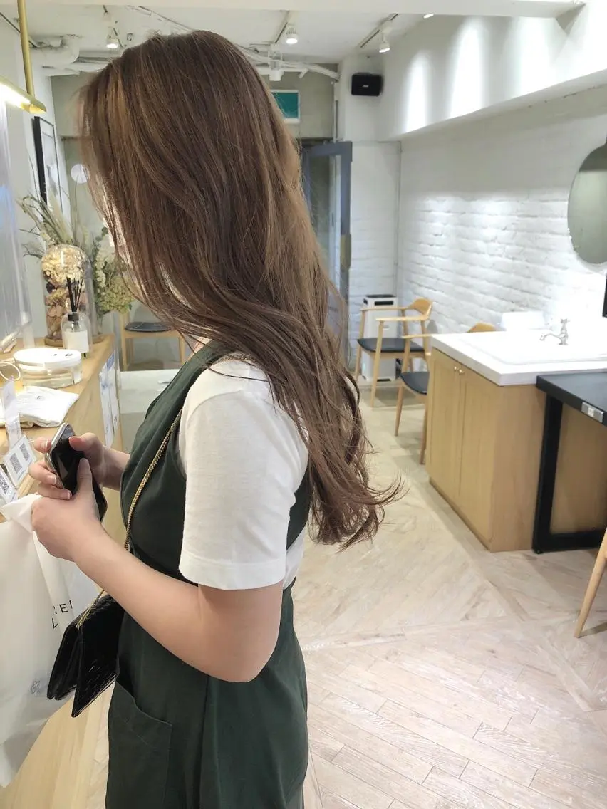 ロング 梅田 千亜希のヘアスタイル
