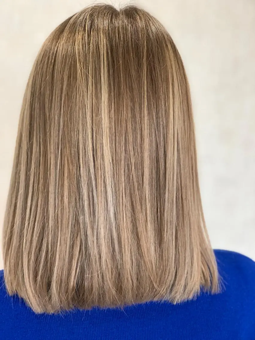 ミディアム カラー ベージュカラー ミルクティーベージュ LUXBE LUCEのヘアスタイル