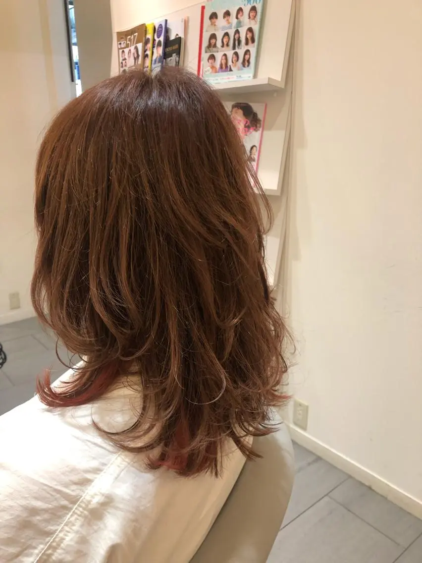 ミディアム レイヤーカット 阪上 沙織のヘアスタイル