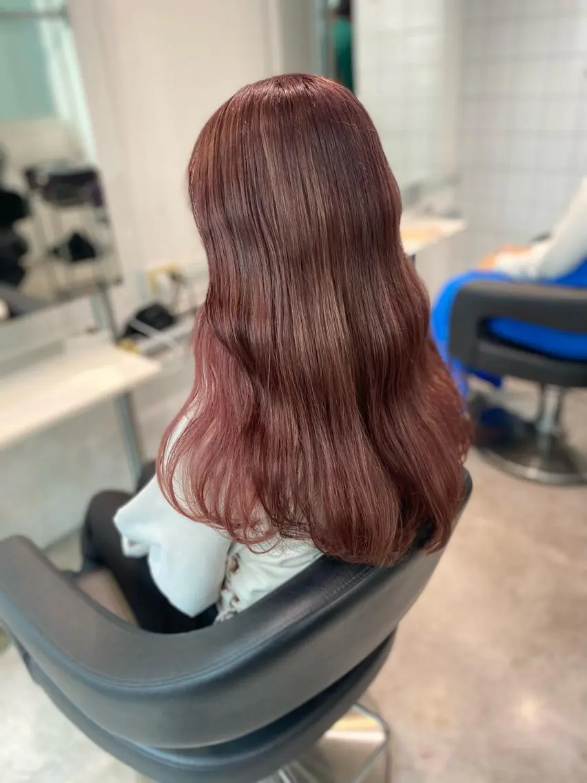 ロング カラー ピンクカラー 暗髪🩶ラベンダー/ ブルー/ユウナ🤍のヘアスタイル