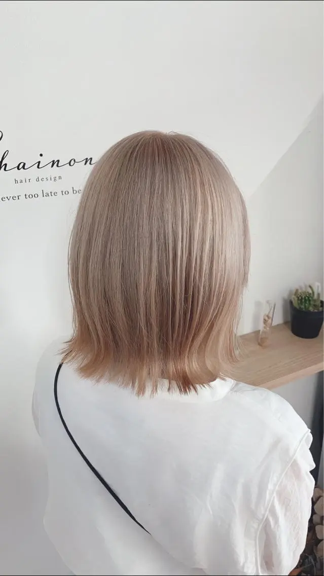 ショート カラー ベージュカラー ブリーチ 透明感カラー ダブルカラー ハイトーンカラー Chainon　山中 拓也のヘアスタイル
