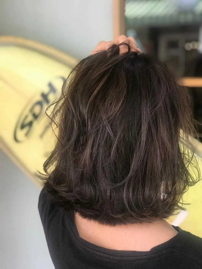 ミディアム カラー アッシュ バレイヤージュ ベージュカラー ブリーチ ブルーカラー 溝部裕太Hair salon808代表のヘアスタイル