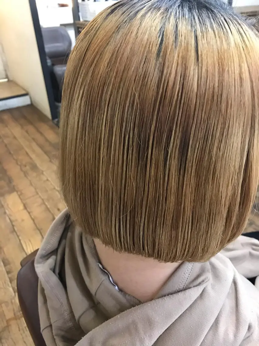 ショート ボブ 佐々木 千夏のヘアスタイル
