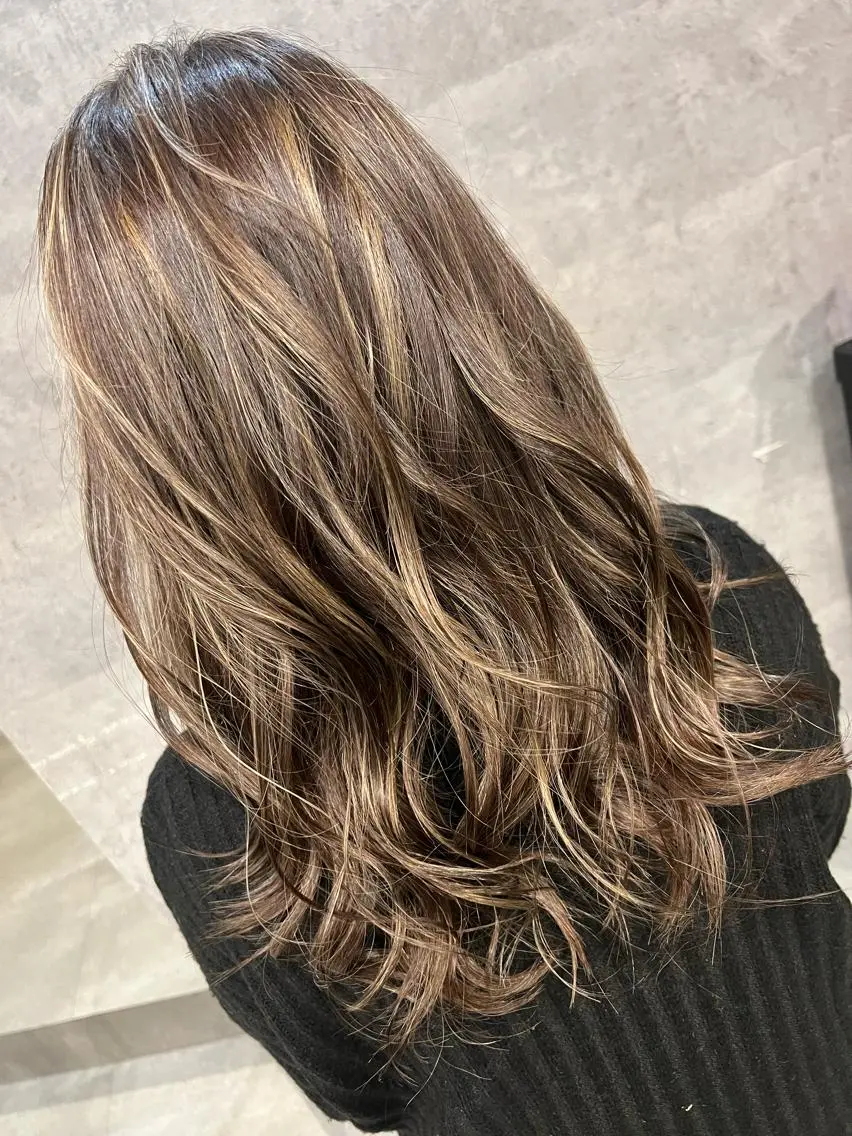 ロング カラー グレージュ ハイライトカラー ハイライト 寺嶋 貴大のヘアスタイル