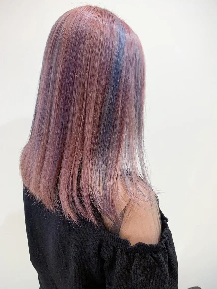 セミロング カラー 薄田 珠美のヘアスタイル