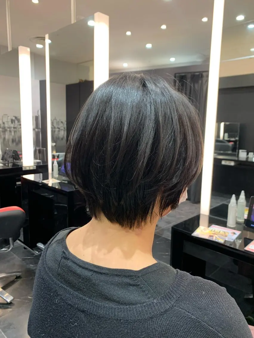ショート ショートヘア 艶髪/白髪ぼかし ヘッドスパ/大野結菜のヘアスタイル