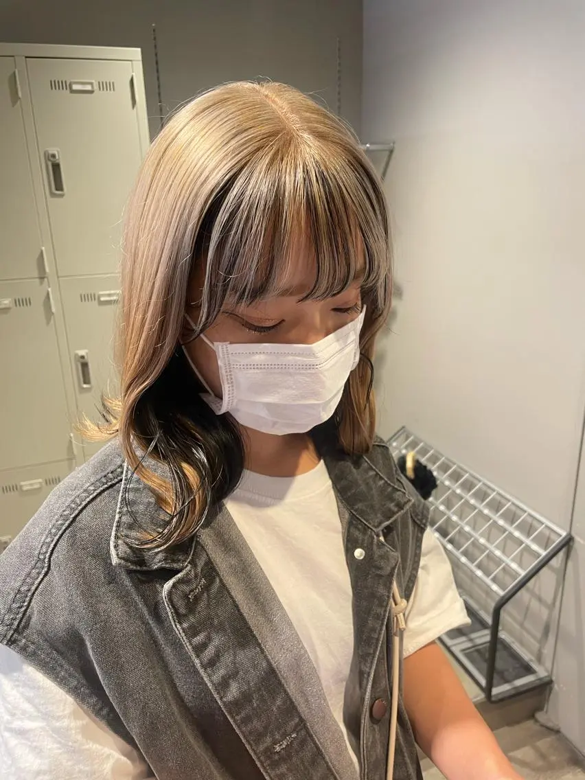ロング カラー 抜け感レイヤー︴ ニュアンスカラーのヘアスタイル