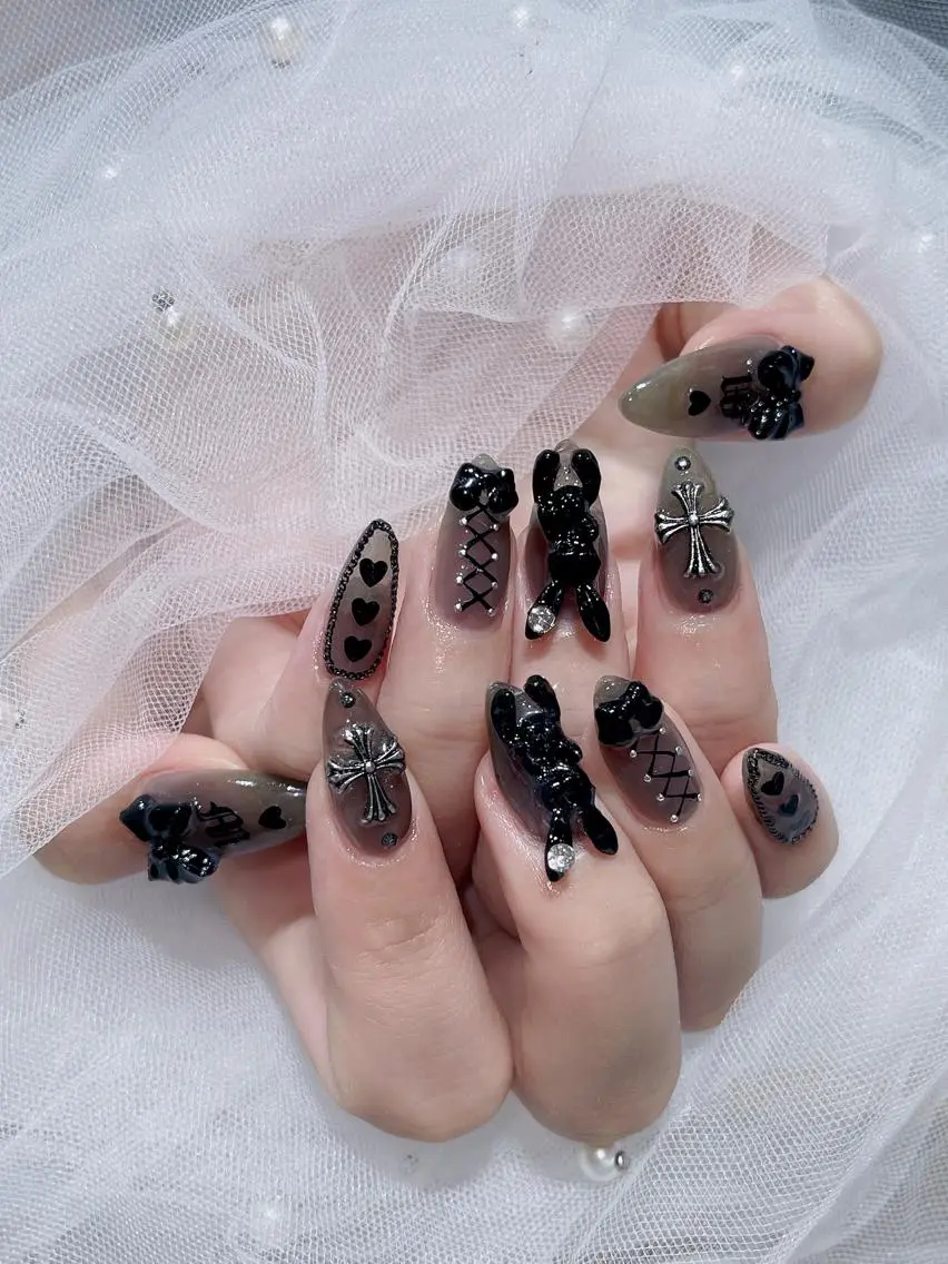 ネイル ハンドネイル Queens ciciのネイルデザイン