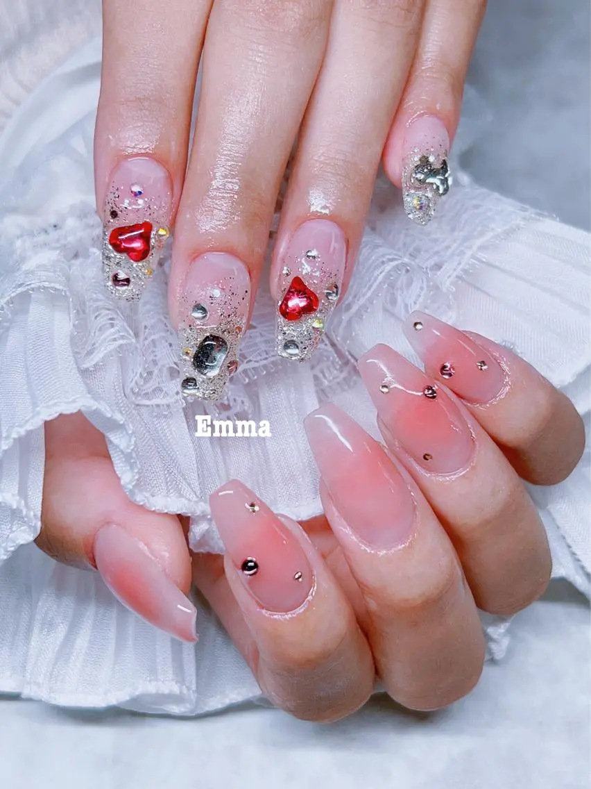 ネイル チークネイル 長さ出し シンプルネイル ストーンネイル ネイルチップ ISA_ BELLAのネイルデザイン