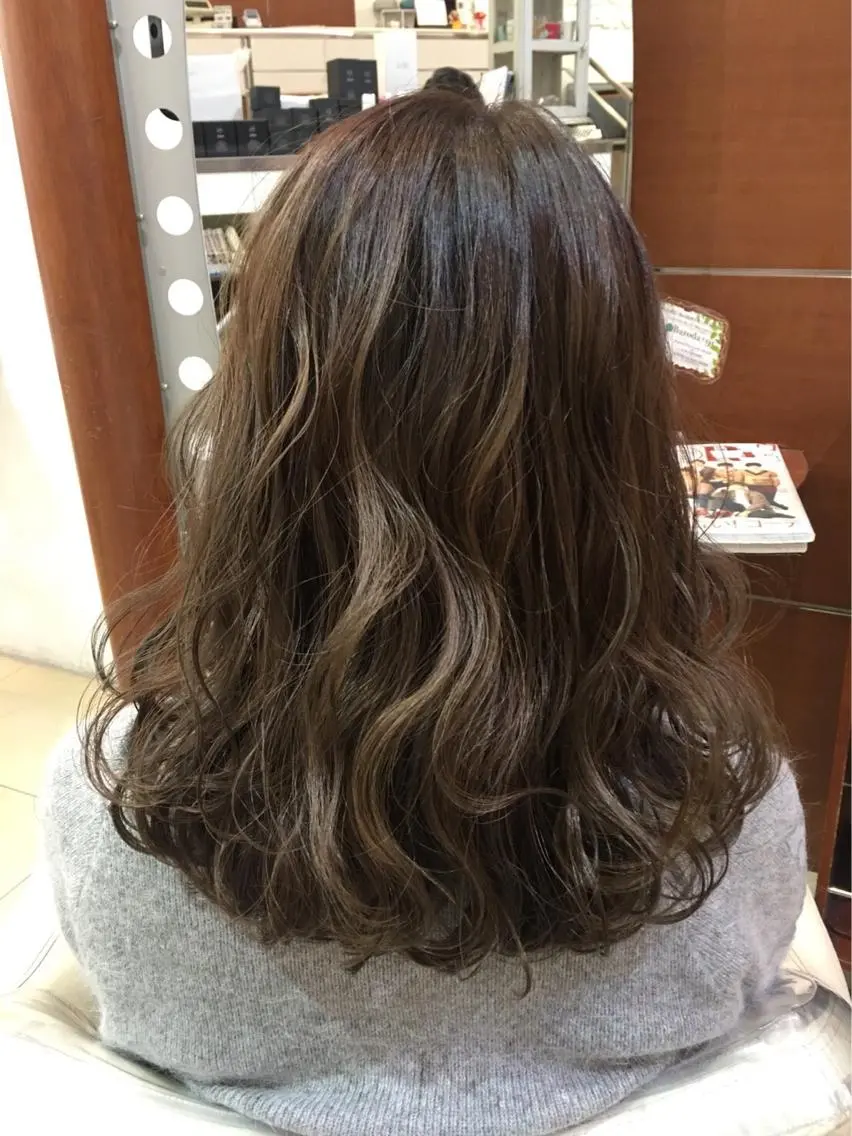 ロング ヘアカラー トリートメント コテ巻き風パーマ/ 髪質改善/河島恭平のヘアスタイル