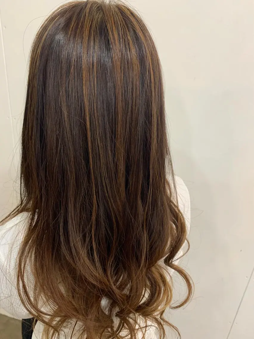 ロング ハイライト RINKA 琳茄のヘアスタイル