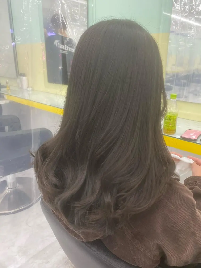 ミディアム カラー パーマ ヘアアレンジ ネイル マツエク・マツパ 韓国風ベージュ🤎 赤みなし🌿横浜🤎のヘアスタイル