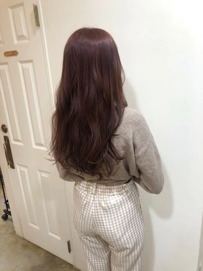 ロング カラー カット ヘアカラー トリートメント MIOベージュカラー 柔らかいカラーのヘアスタイル