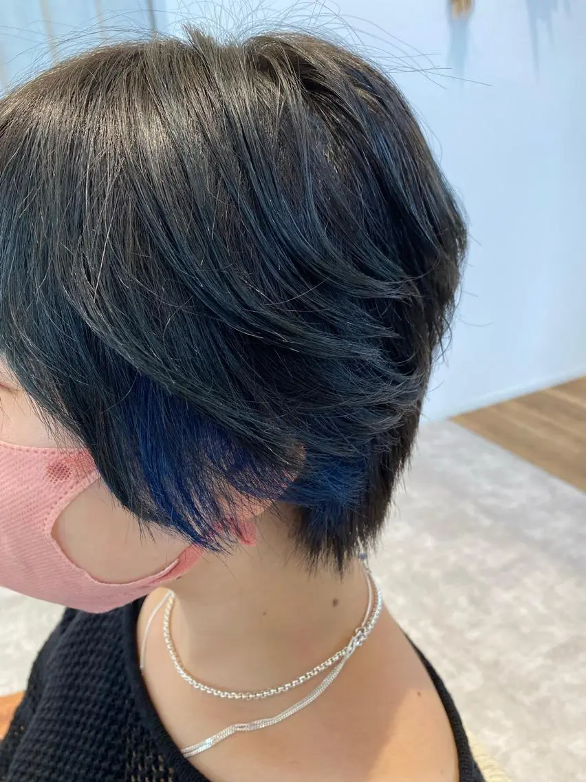 ショート カラー インナーカラー 山口 惇史のヘアスタイル