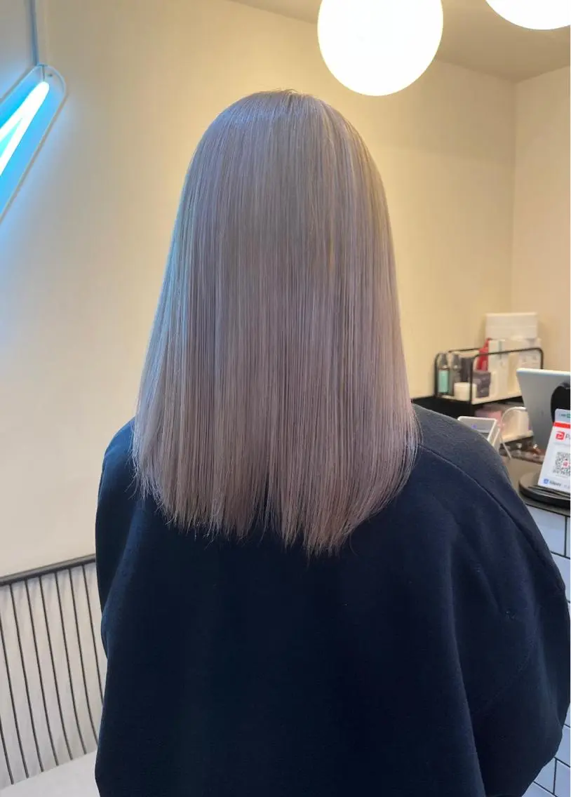 セミロング カラー ヘアアレンジ ダブルカラー ハイトーンカラー 🦋yuri🦋のヘアスタイル