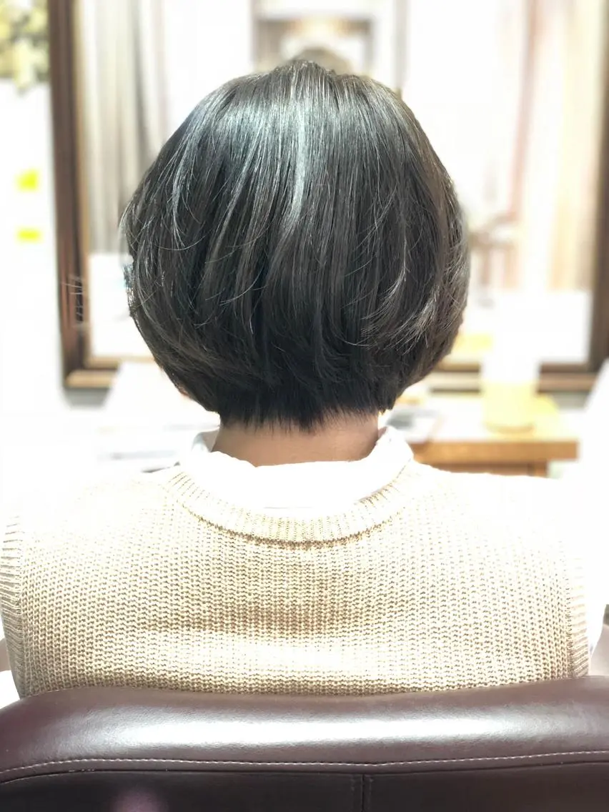 ショート カラー パーマ ブリーチ イルミナカラー 髪質改善 トリートメント tuuli トゥーリのヘアスタイル