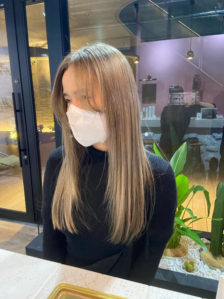 カラー バレイヤージュ ブリーチ デザインカラー ハイライトカラー インナーカラー 艶感透明感カラー🤍 hinaのヘアスタイル