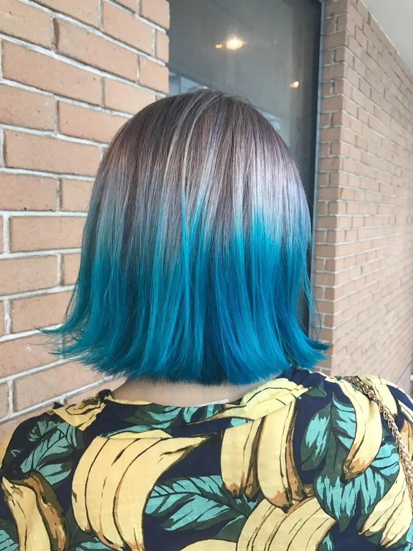 ショート カラー パーマ ヘアアレンジ メンズ キッズ ネイル マツエク・マツパ ブルーカラー シルバー ブルー シルバー サロンドミルク 渋谷高比良のヘアスタイル