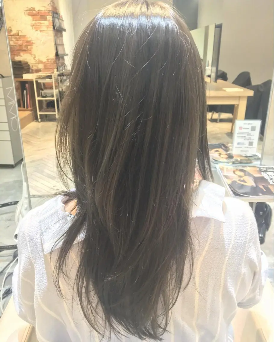 ロング カラー ソラオカ ユウキのヘアスタイル