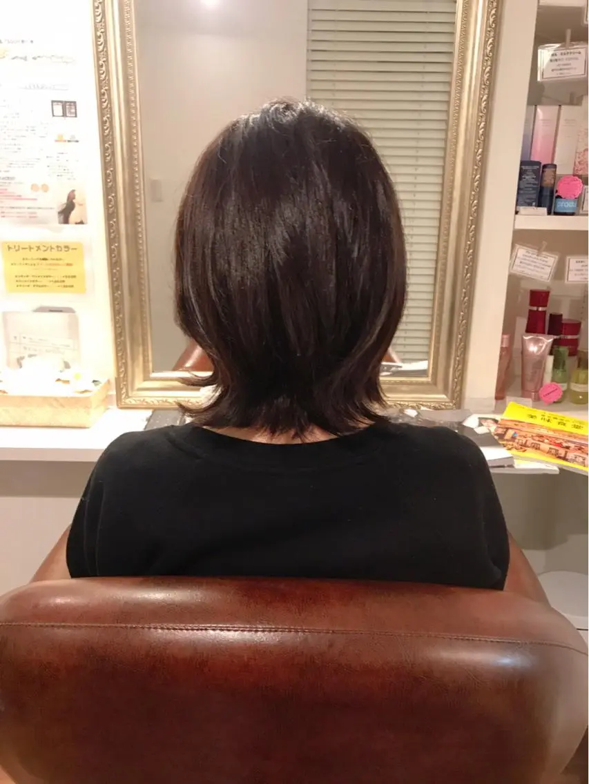 ミディアム カラー レイヤーカット 外ハネヘア 🌈elua yukaのヘアスタイル