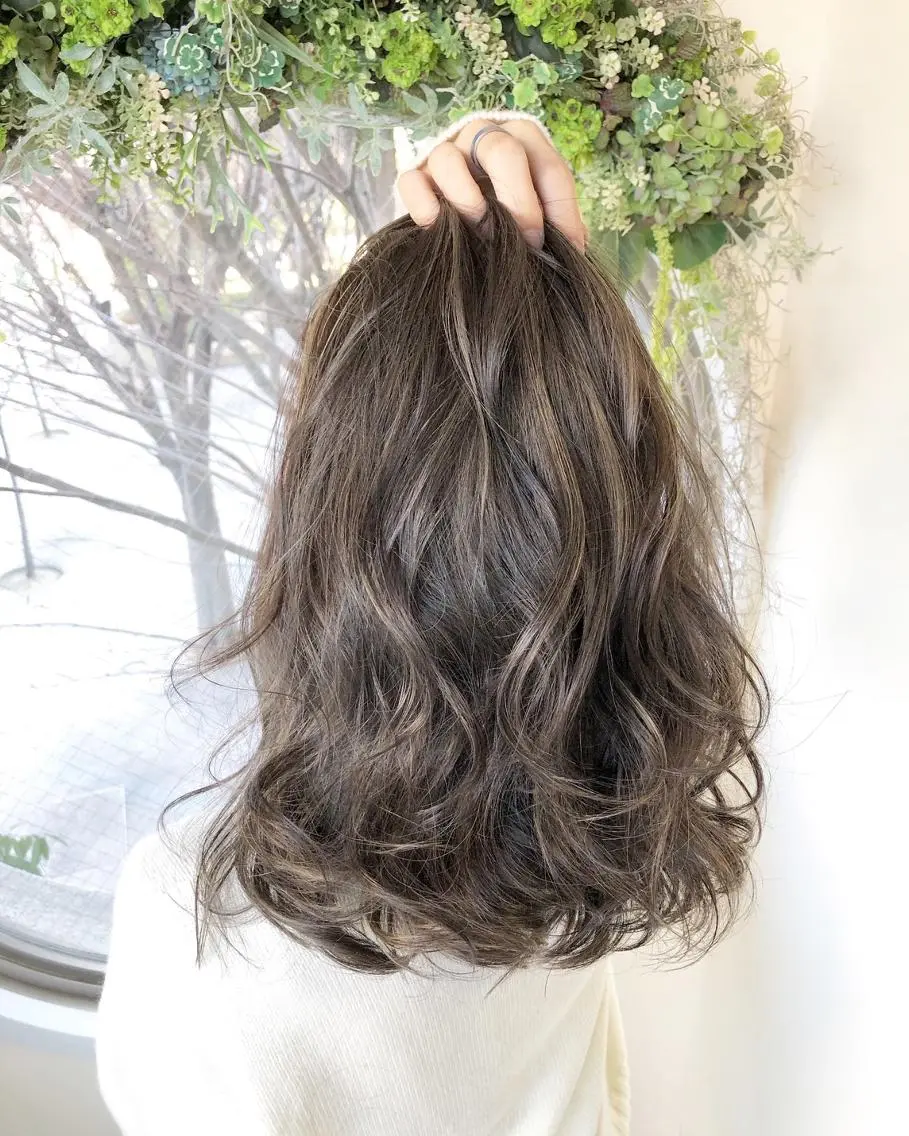 ロング カラー パーマ 上霜 菜月のヘアスタイル