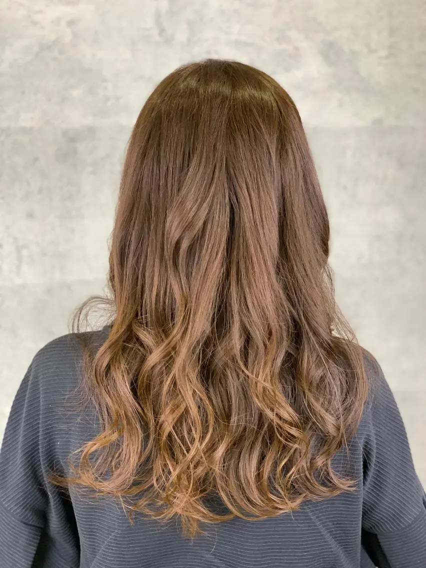 ロング カラー 河野 有希のヘアスタイル