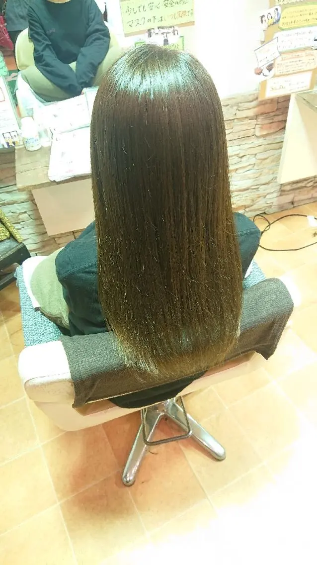 セミロング カラー 山口 彩海のヘアスタイル