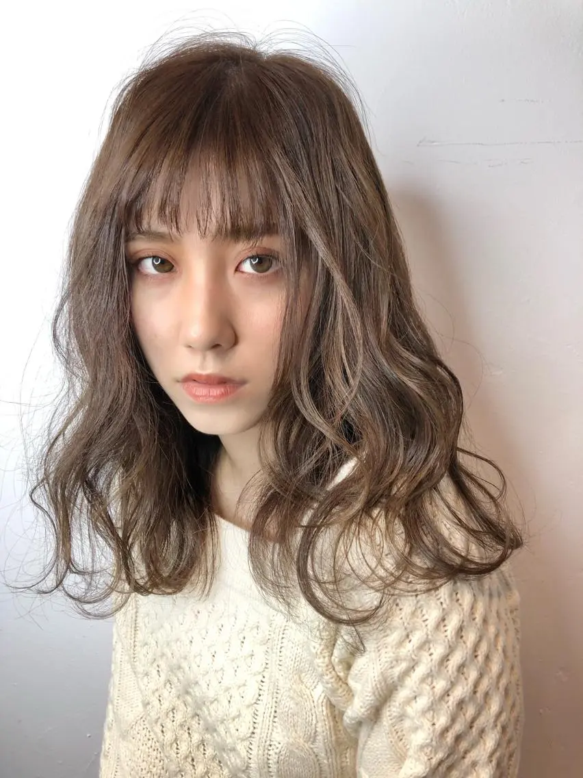 セミロング カラー サワタ ミサのヘアスタイル
