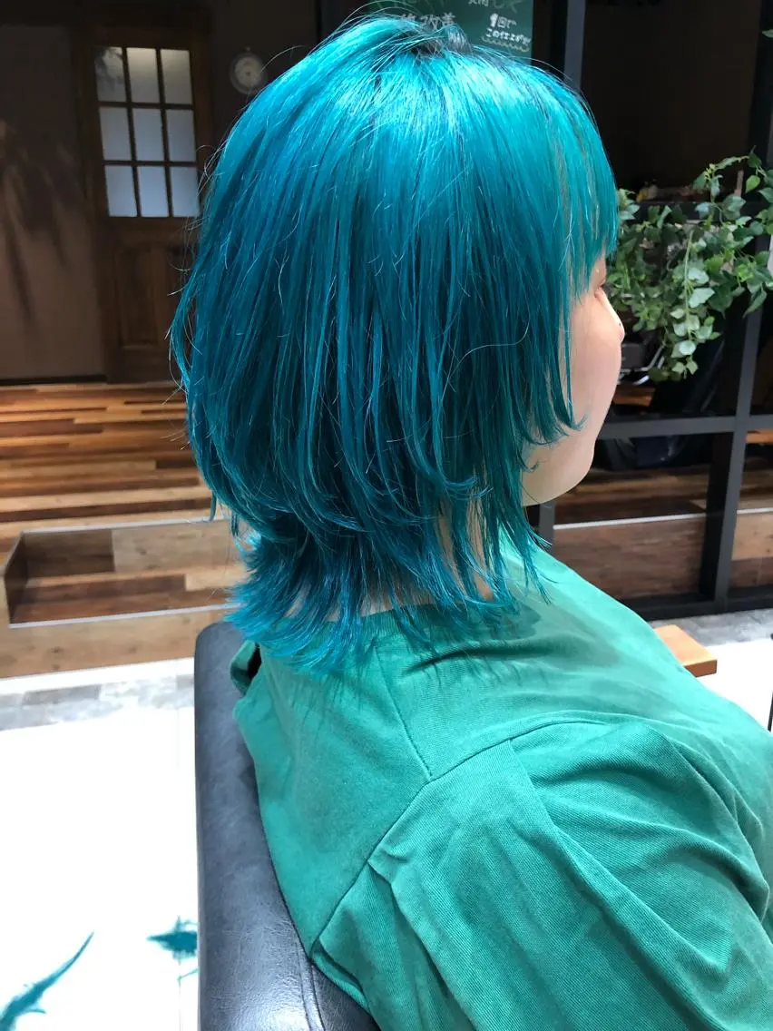ミディアム カラー ウルフカット ディレクター ノナカのヘアスタイル