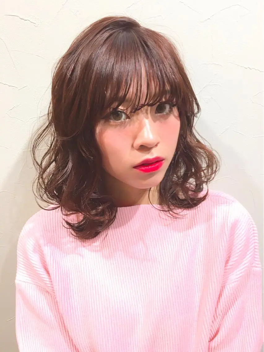 ミディアム セミロング カラー パーマ シースルーバング 柔らか垢抜けｶﾗｰと ｶｯﾄ🫧ASUKAのヘアスタイル