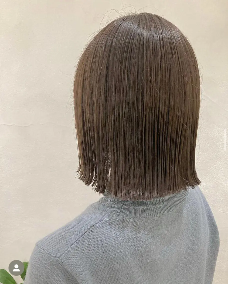 ショート カラー ヘアアレンジ 切りっぱなしボブ ブリーチ グレージュ ブリーチなしカラー ボブ エグチ アキラのヘアスタイル