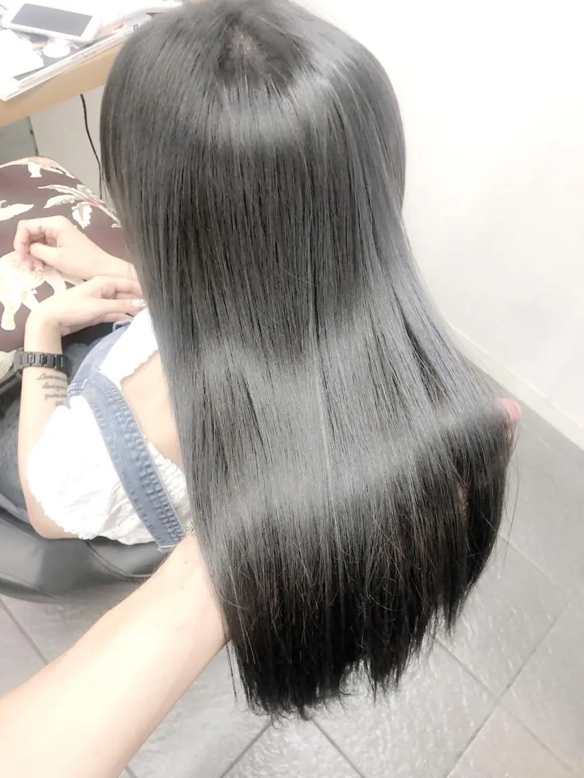 カラー アディクシーカラー アッシュ ブリーチ ブルーカラー ブルーグレー ヘアカラー トリートメント ヘッドスパ グレージュ/髪質改善 Yamato.hのヘアスタイル