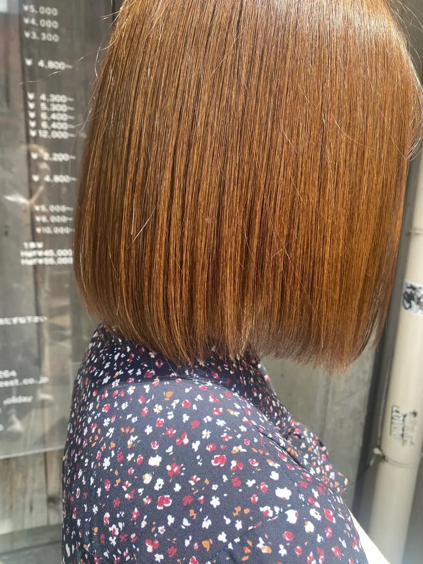 ショート ヘアカラー 透け感ベージュ ／ミハルのヘアスタイル